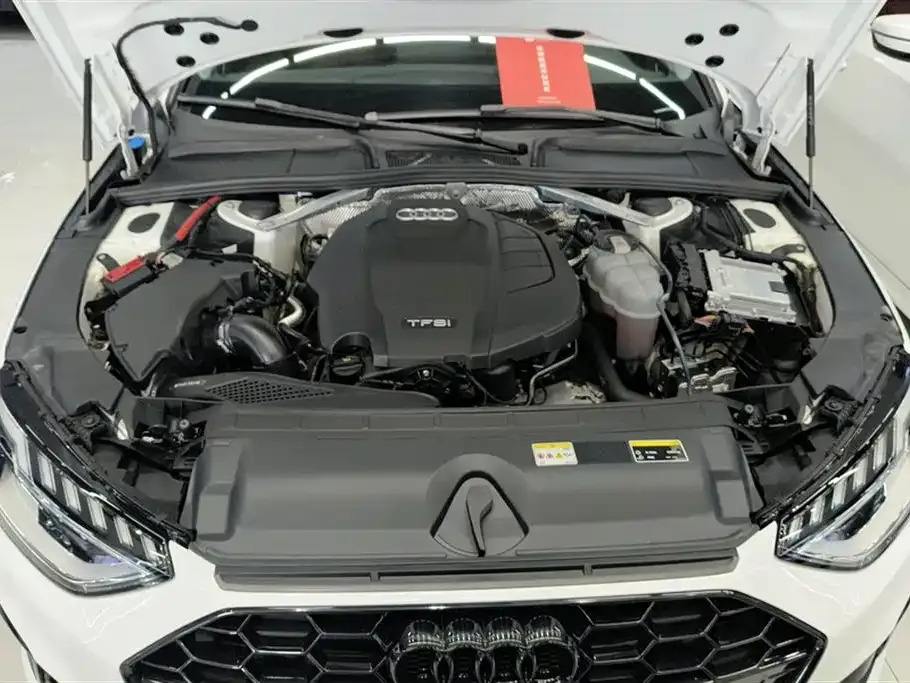 Audi A4L 2023 из CN, фото 8