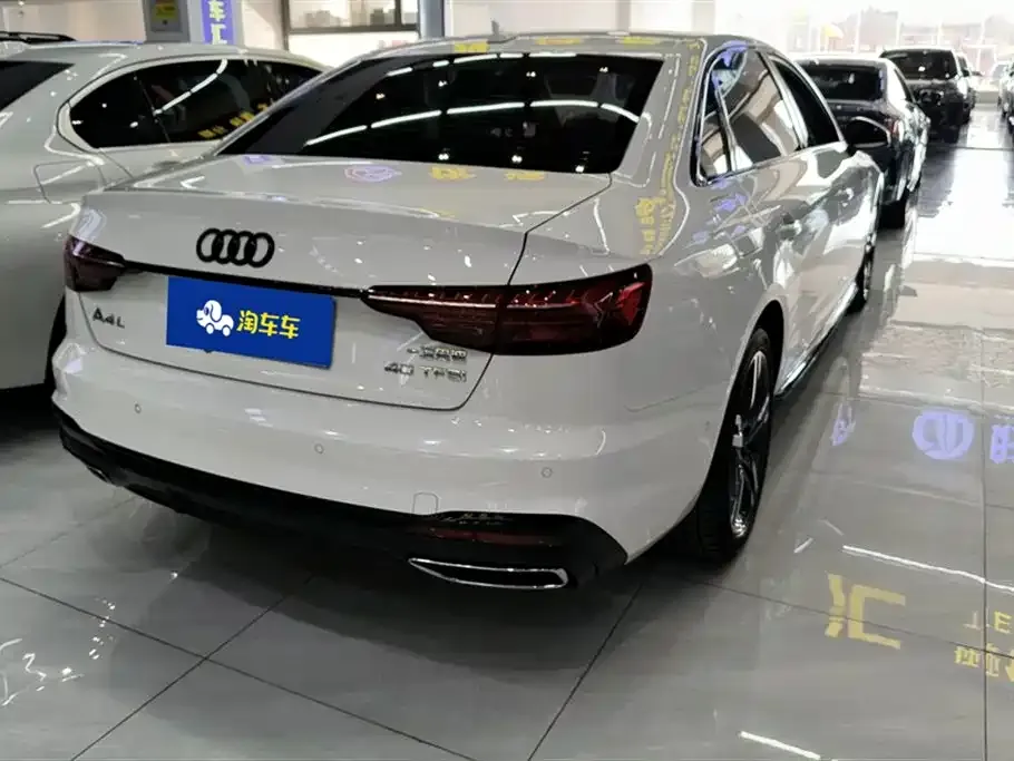 Audi A4L 2023 из CN, фото 4