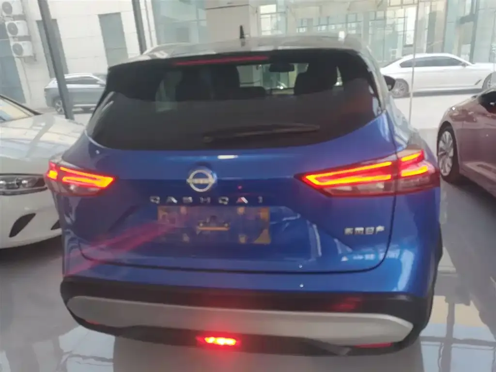 Nissan Qashqai 2023 из CN, фото 2