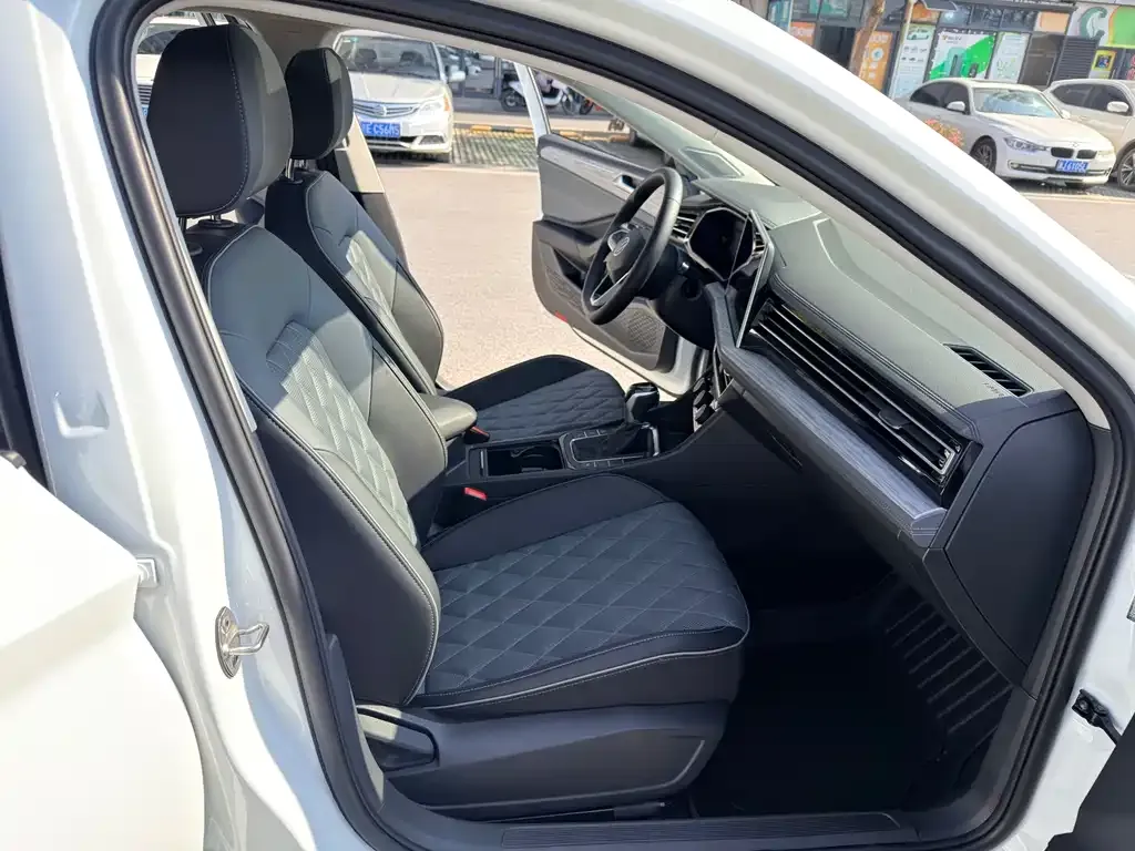 Volkswagen Sagitar 2024 из CN, фото 4