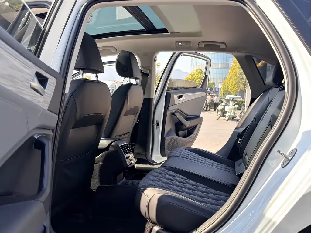 Volkswagen Sagitar 2024 из CN, фото 7