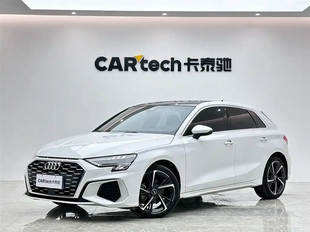 Audi A3 2023 из CN, фото 1