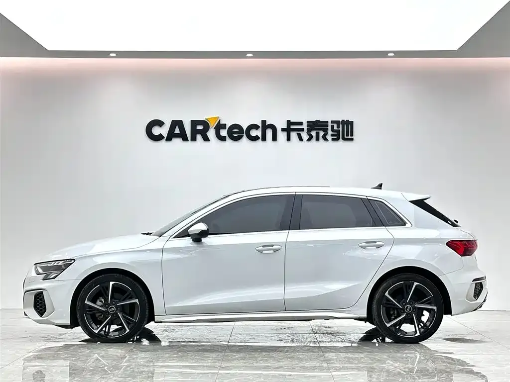Audi A3 2023 из CN, фото 9