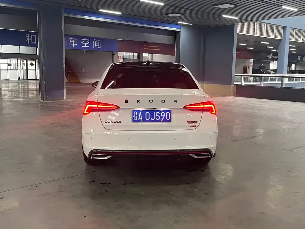 Skoda Octavia 2022 из CN, фото 3