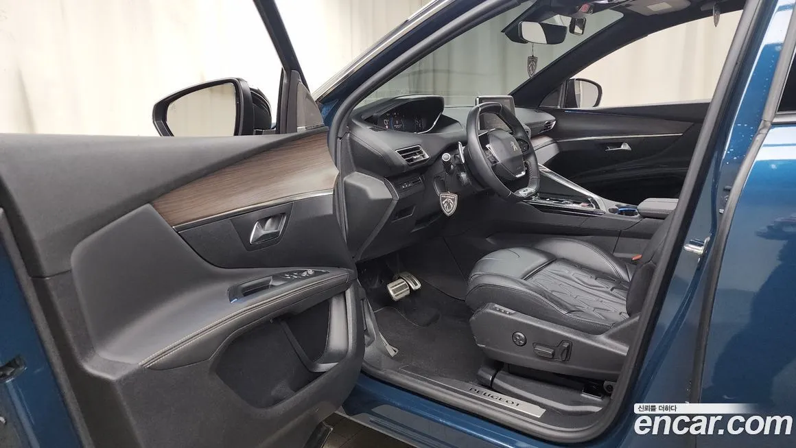 Peugeot 5008 2023 из KR, фото 3