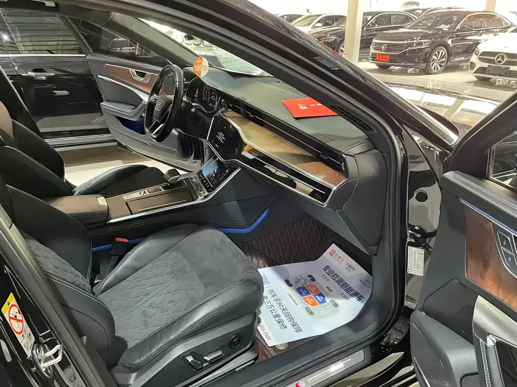 Audi A6L 2022 из CN, фото 9