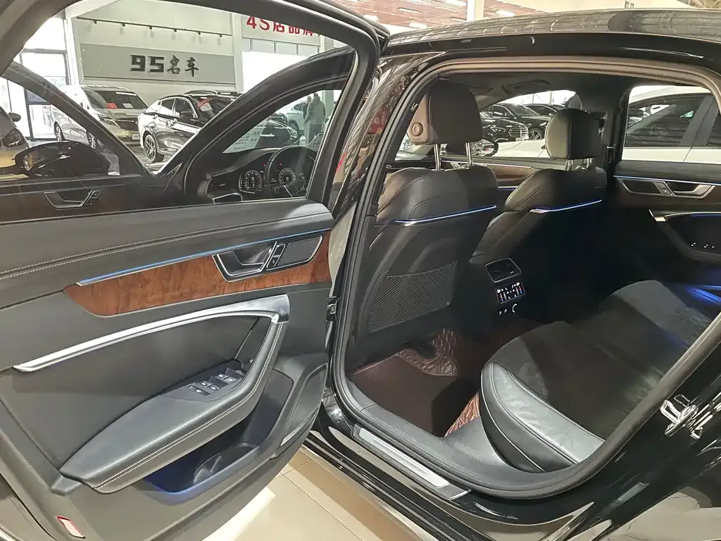 Audi A6L 2022 из CN, фото 3