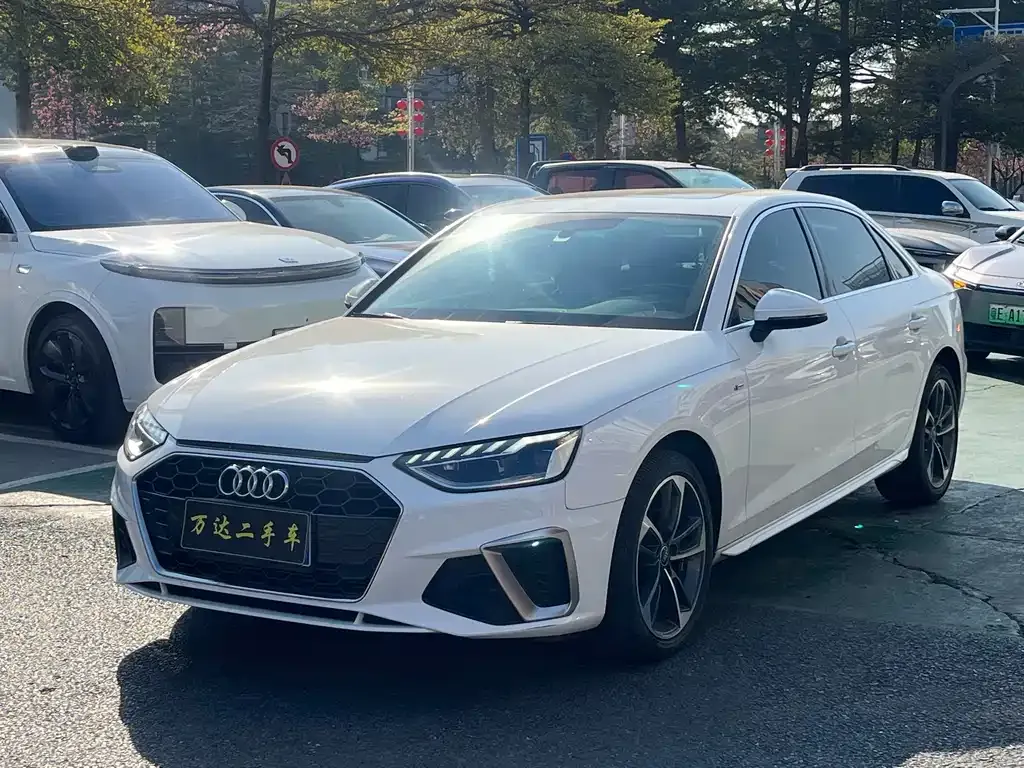 Audi A4L 2023 из CN, фото 1