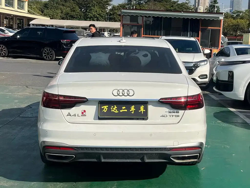 Audi A4L 2023 из CN, фото 5