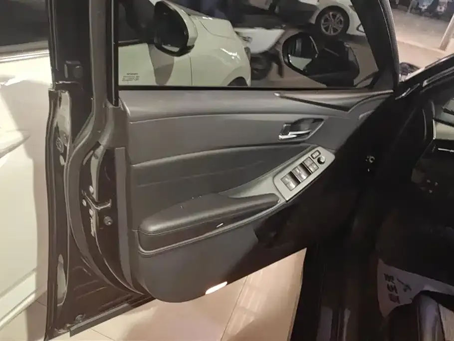 Toyota Avalon 2021 из CN, фото 3