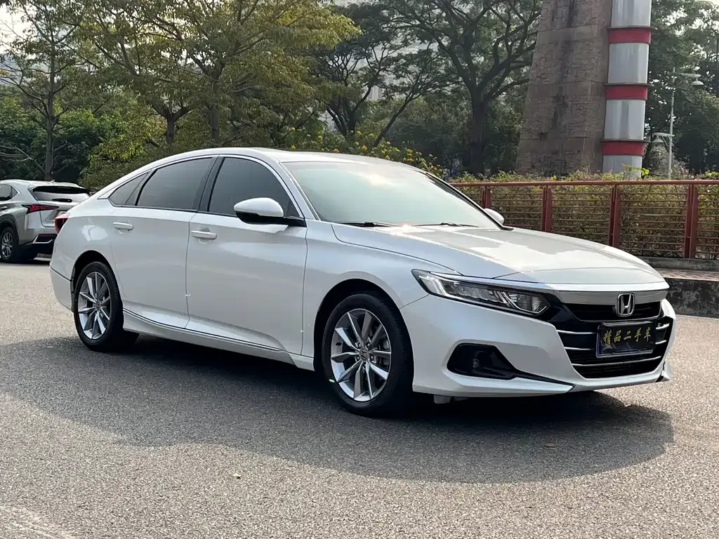 Honda Accord — фото 8