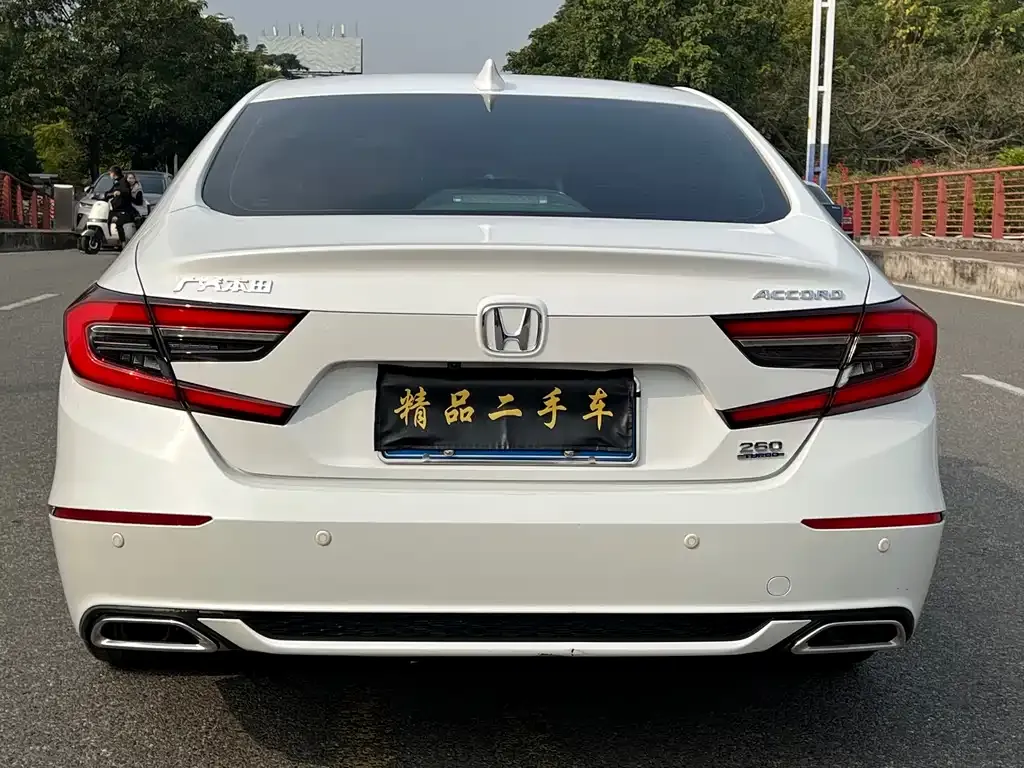 Honda Accord — фото 7
