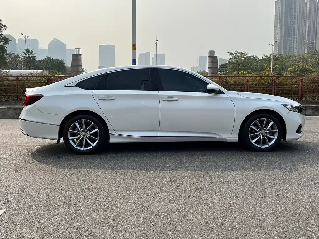 Honda Accord — фото 3