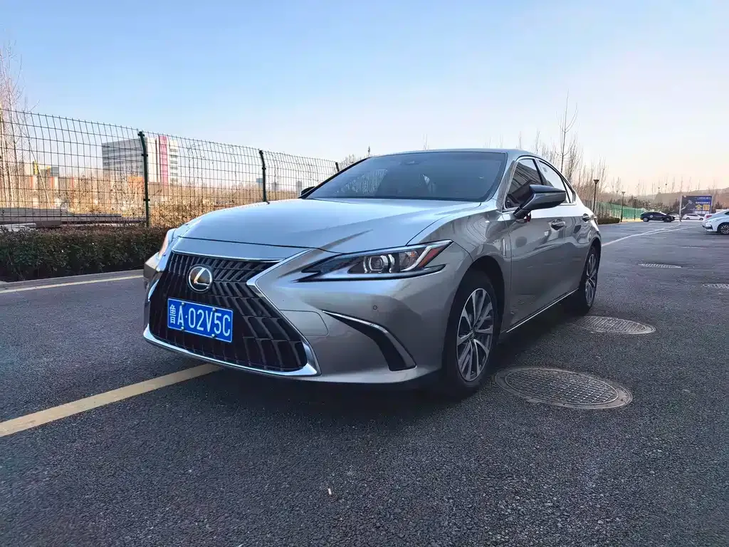 Lexus ES 2023 из CN, фото 1