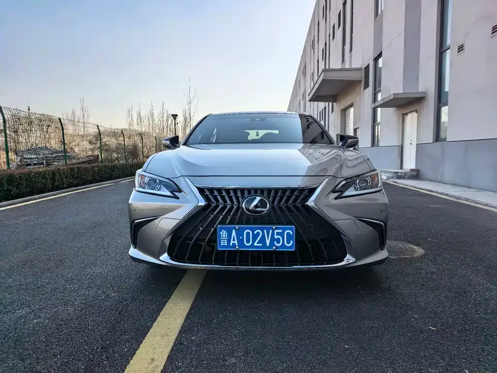 Lexus ES 2023 из CN, фото 7