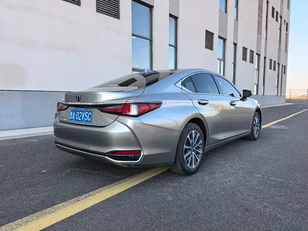 Lexus ES 2023 из CN, фото 2