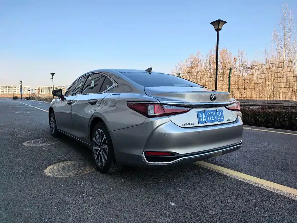 Lexus ES 2023 из CN, фото 4