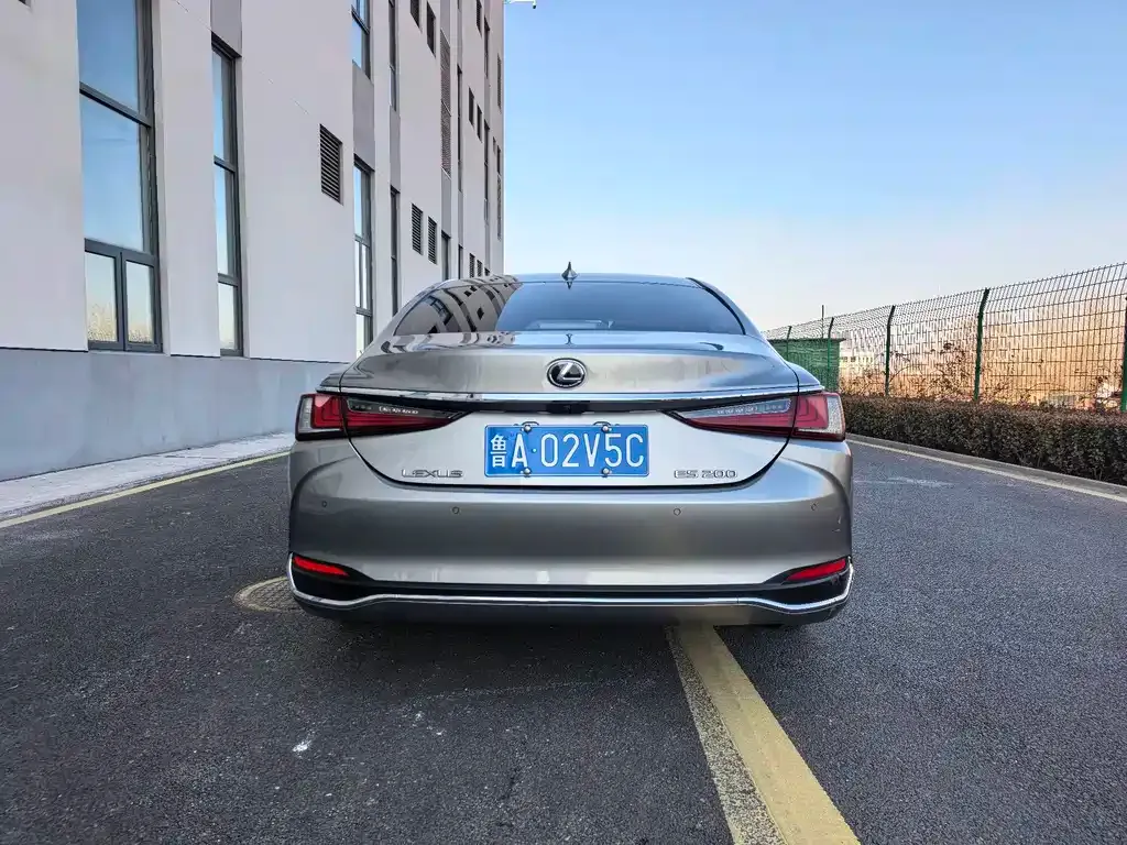 Lexus ES 2023 из CN, фото 8