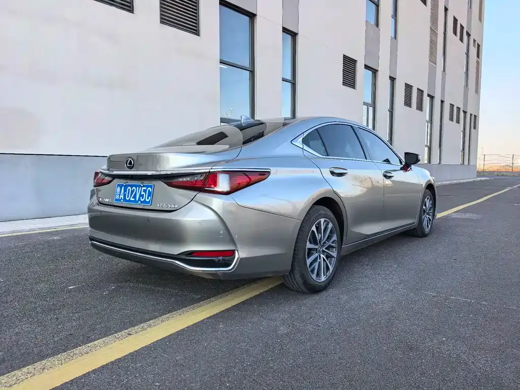 Lexus ES 2023 из CN, фото 9
