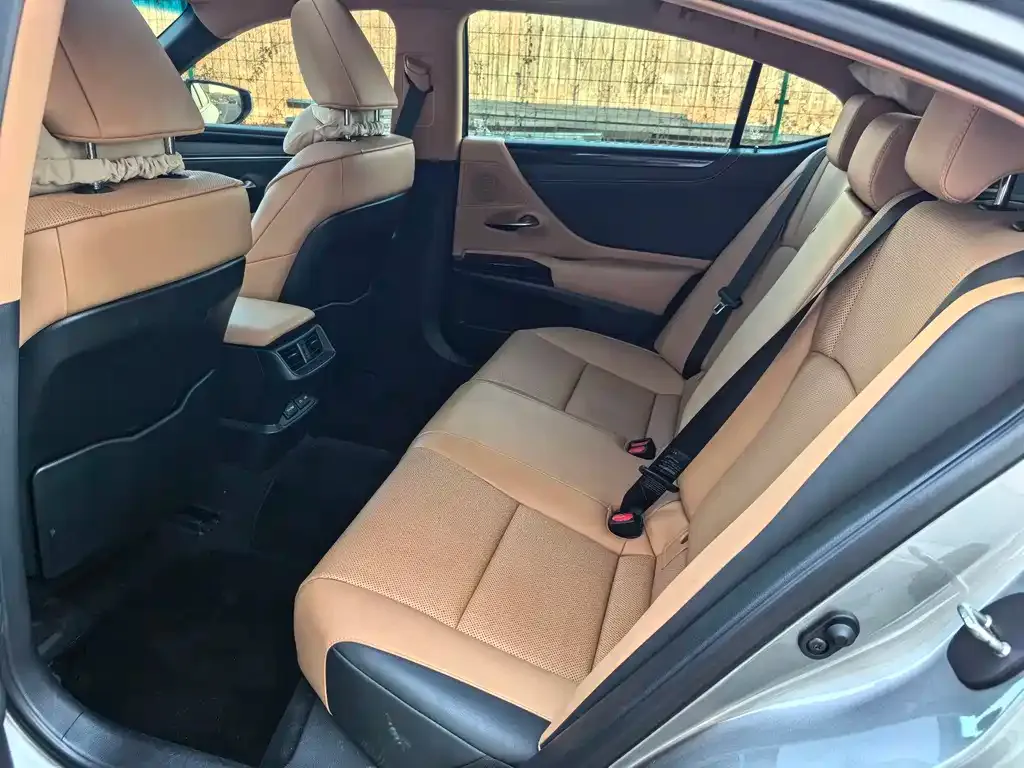 Lexus ES 2023 из CN, фото 3