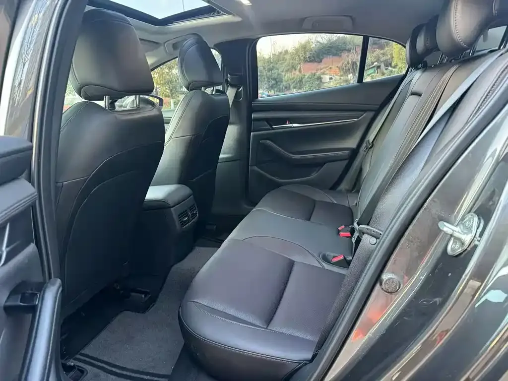 Mazda 3 Axela 2022 из CN, фото 4