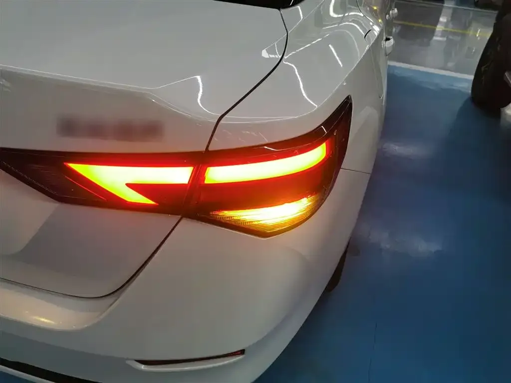 Nissan Sylphy 2023 из CN, фото 2