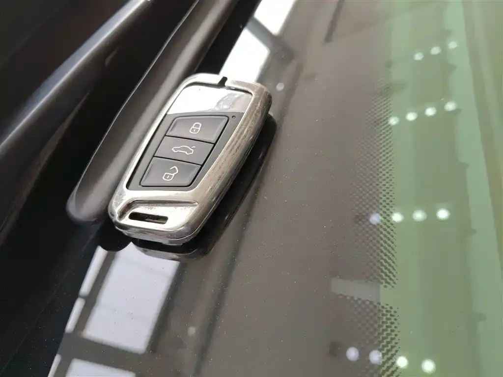 Volkswagen Passat 2023 из CN, фото 2