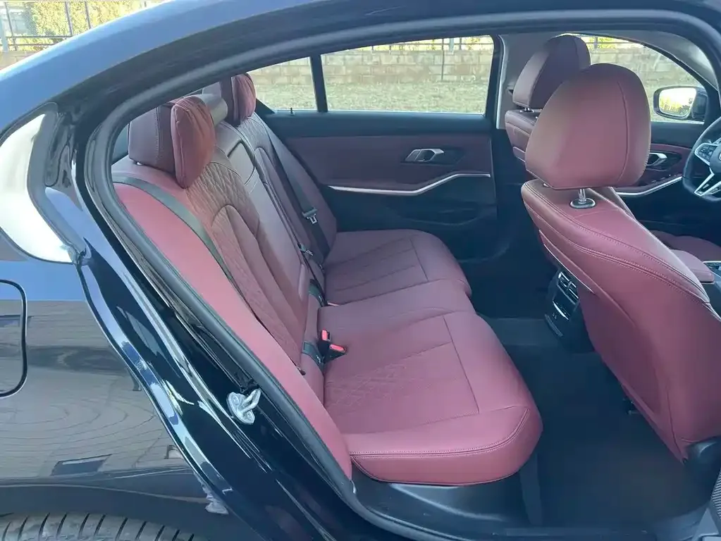 BMW 3 Series 2024 из CN, фото 7