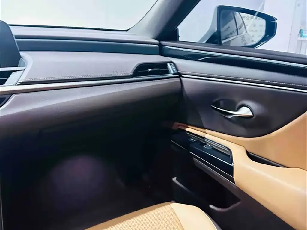 Lexus ES 2021 из CN, фото 7