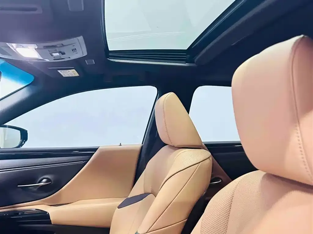 Lexus ES 2021 из CN, фото 4