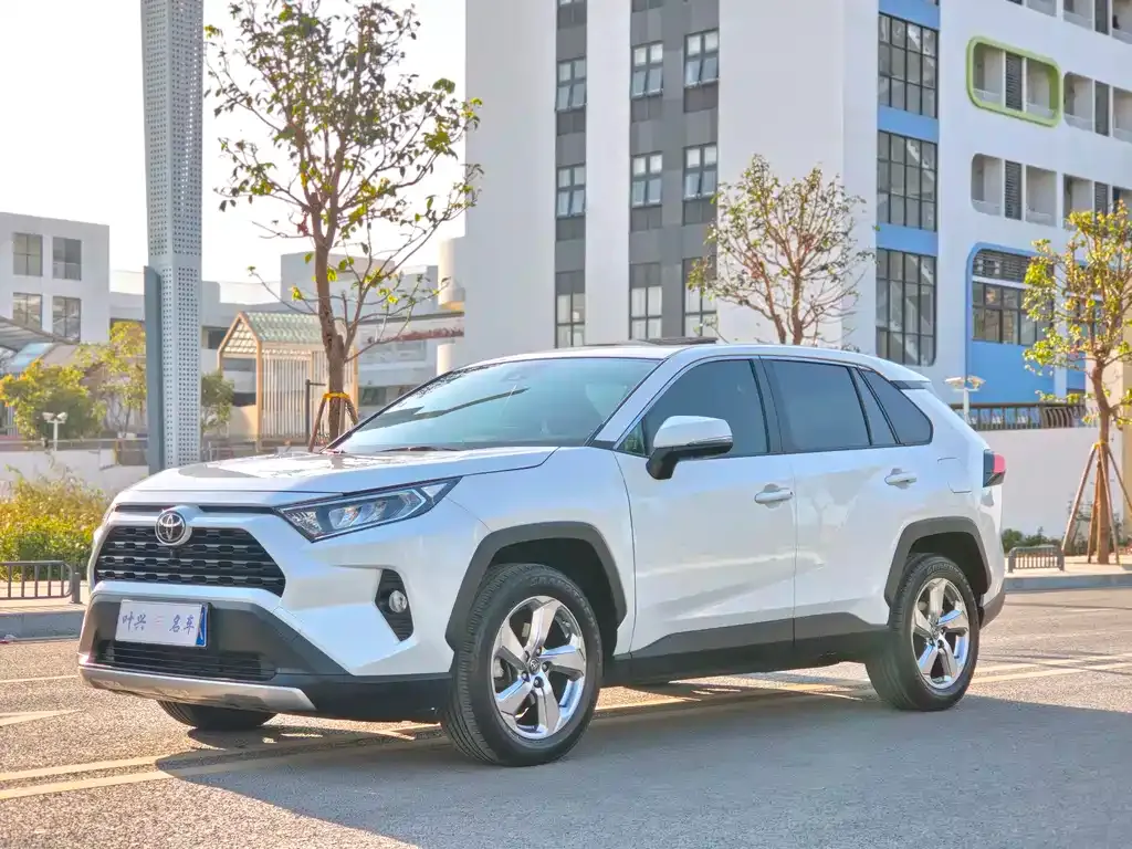 Toyota RAV4 2021 из CN, фото 1