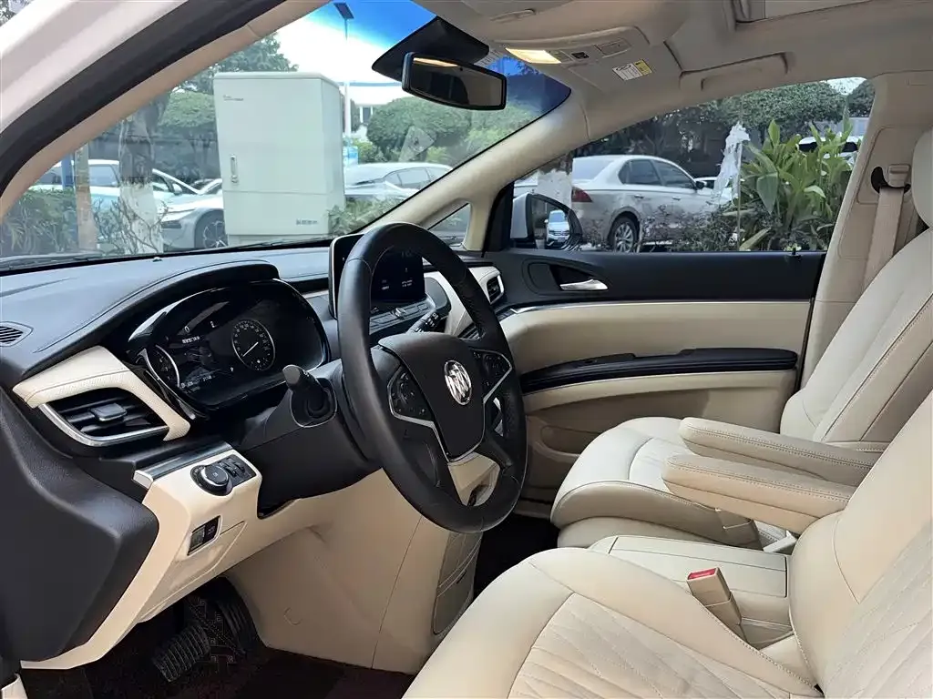 Buick GL8 2024 из CN, фото 3