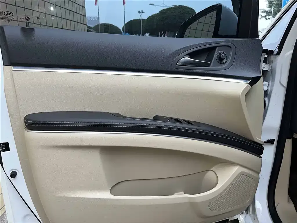 Buick GL8 2024 из CN, фото 5