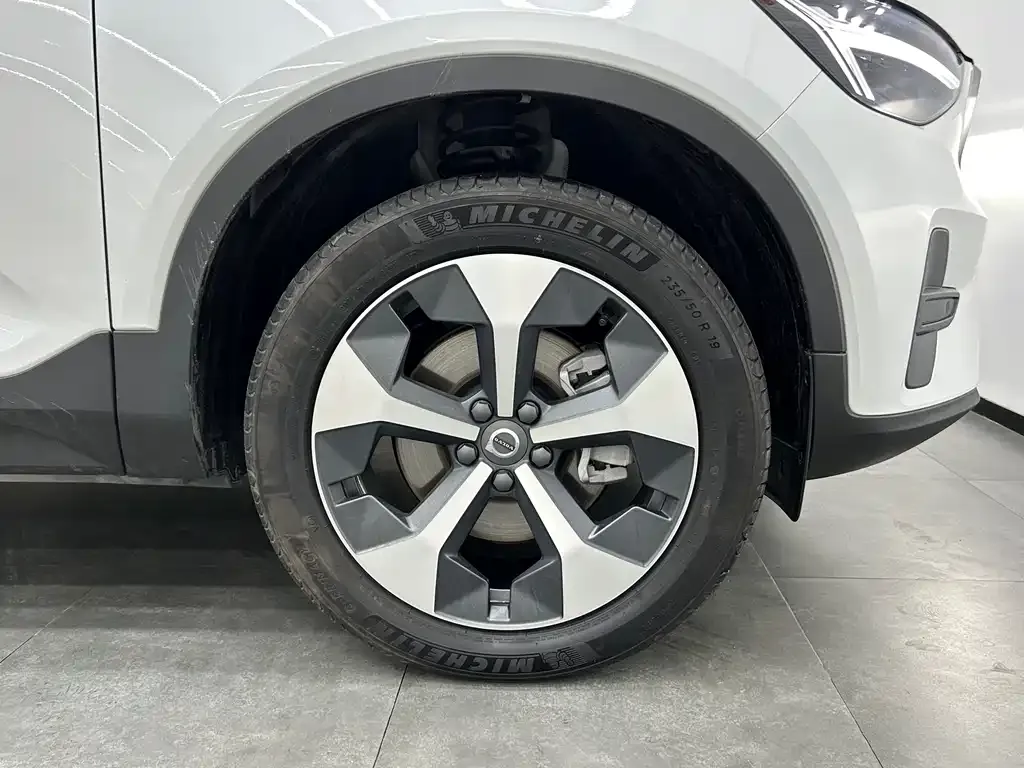 Volvo XC40 2024 из CN, фото 2