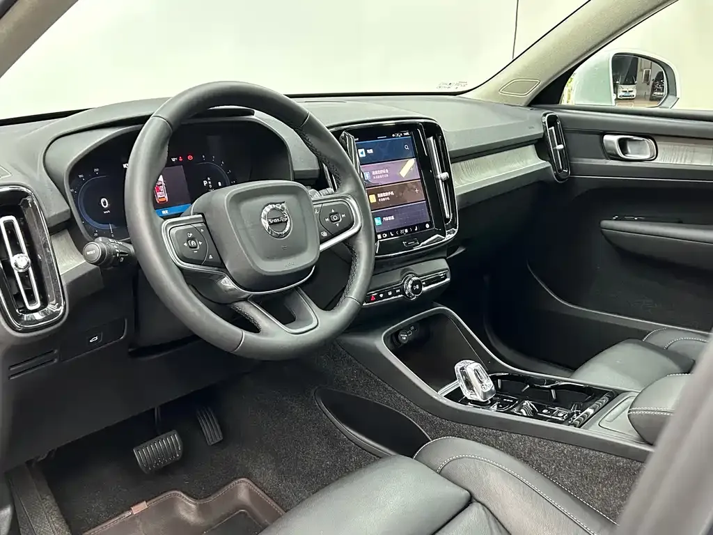 Volvo XC40 2024 из CN, фото 6