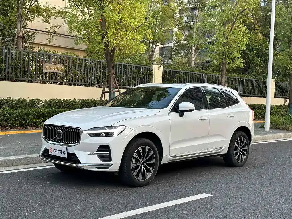 Volvo XC60 2023 из CN, фото 1