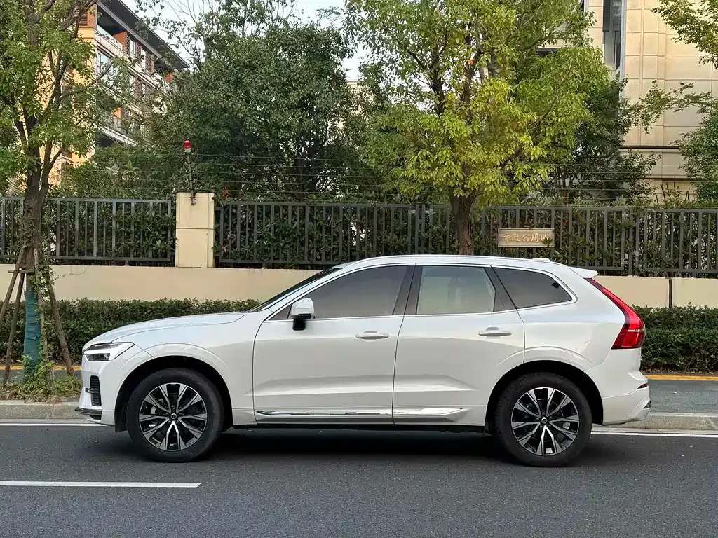 Volvo XC60 2023 из CN, фото 7