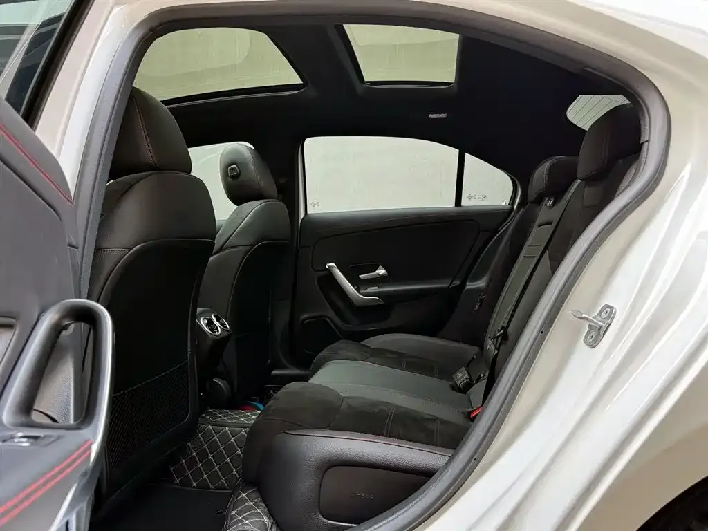 Mercedes-Benz A-Class 2024 из CN, фото 3