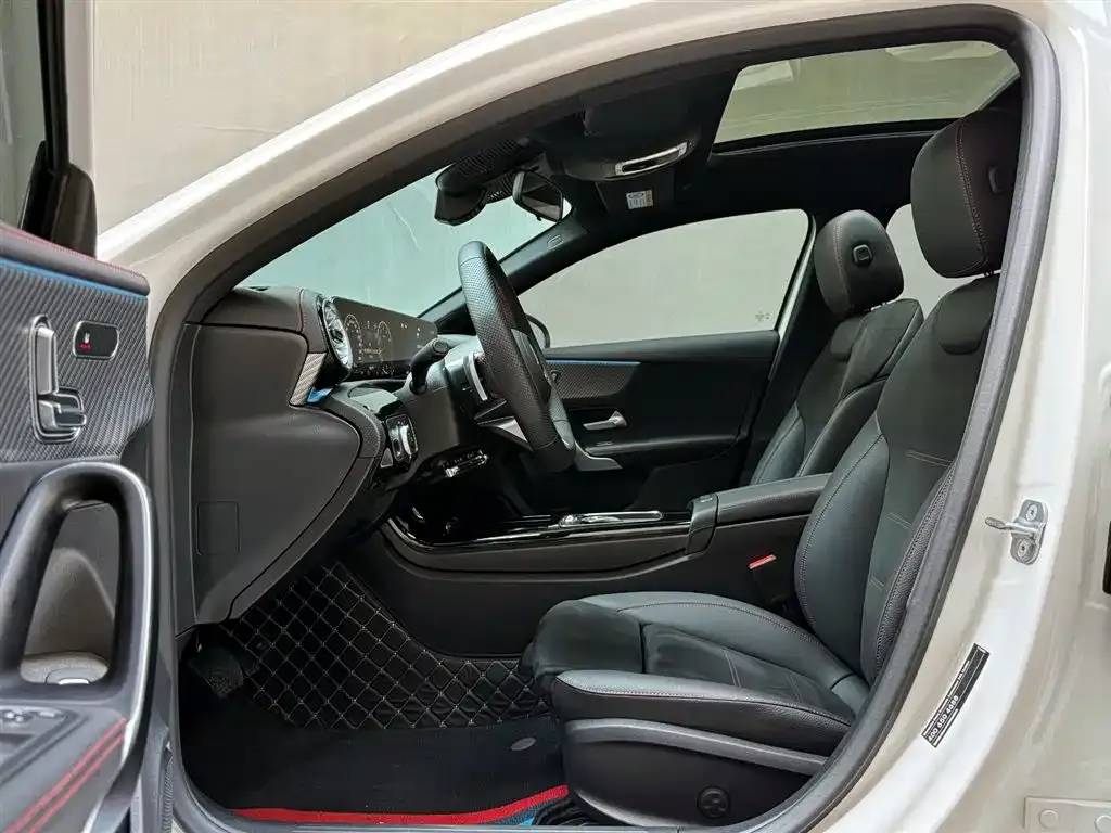 Mercedes-Benz A-Class 2024 из CN, фото 6