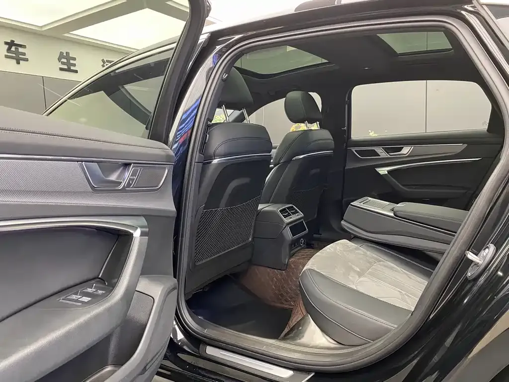 Audi A6L 2024 из CN, фото 7