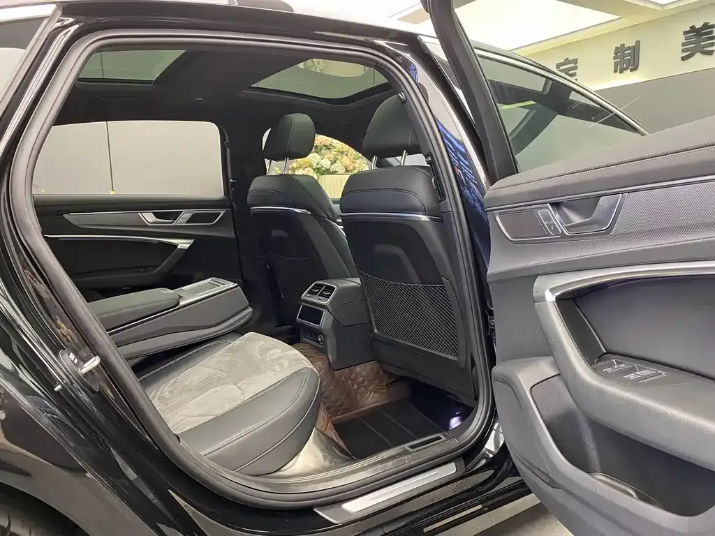 Audi A6L 2024 из CN, фото 6