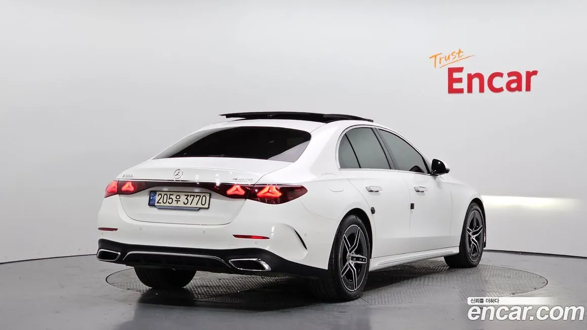 Mercedes-Benz E-Class 2024 из KR, фото 2