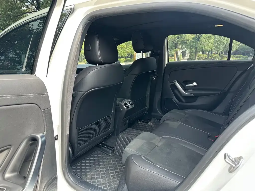 Mercedes-Benz A-Class 2023 из CN, фото 9