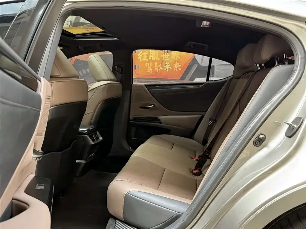 Lexus ES 2024 из CN, фото 2