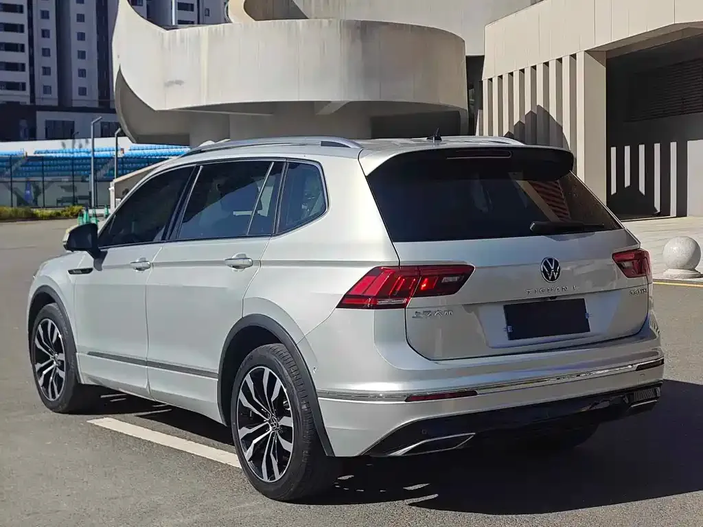Volkswagen Tiguan L 2021 из CN, фото 3