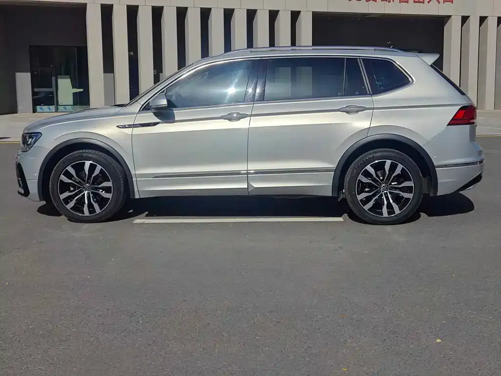 Volkswagen Tiguan L 2021 из CN, фото 2