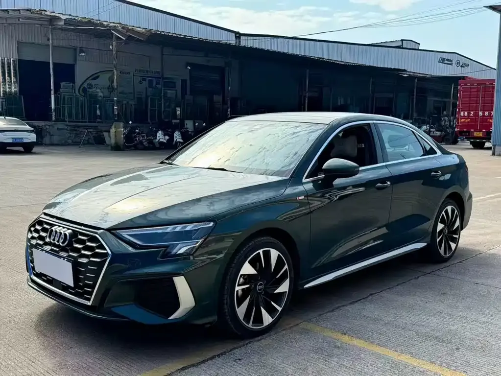 Audi A3 — фото 1