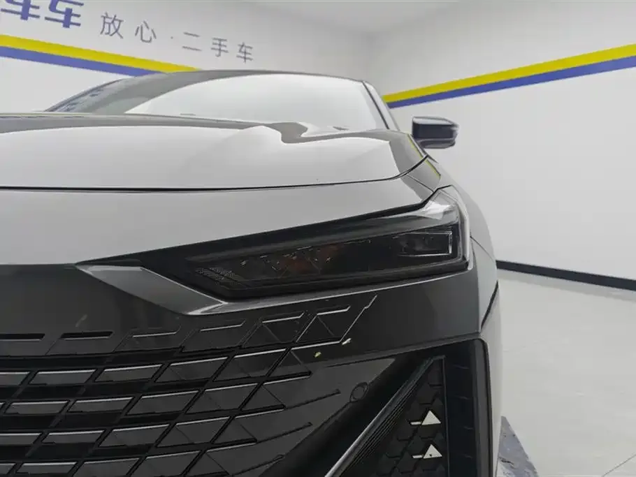 Changan UNI-V 2023 из CN, фото 4