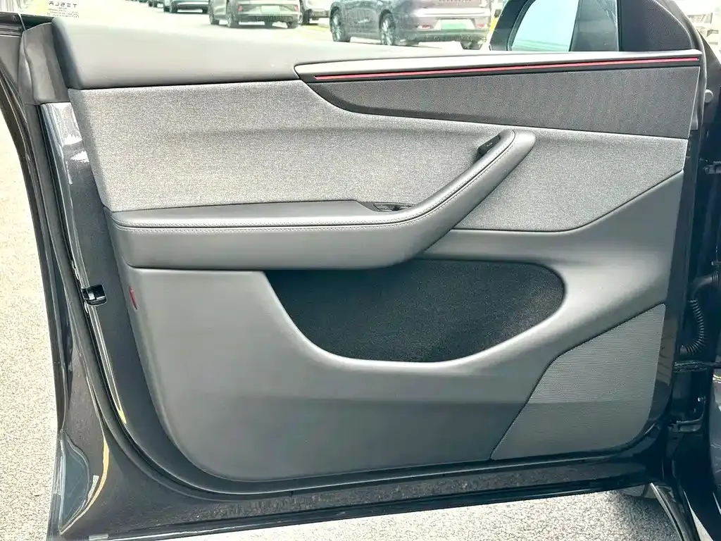 Tesla Model Y 2025 из CN, фото 8