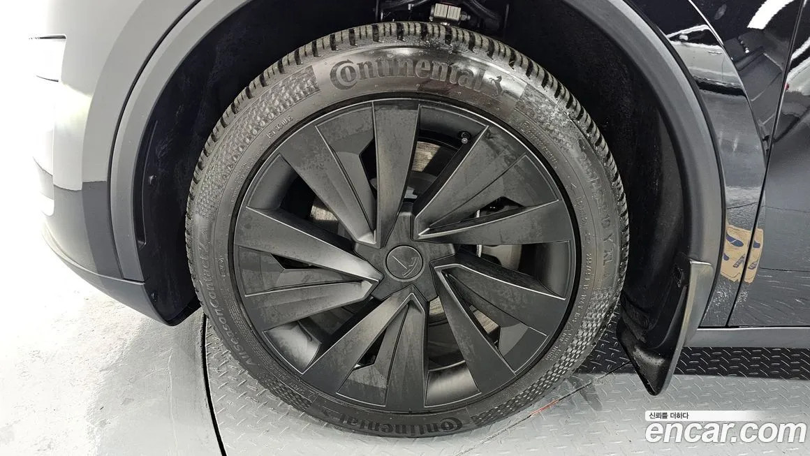 Tesla Model Y 2025 из KR, фото 2